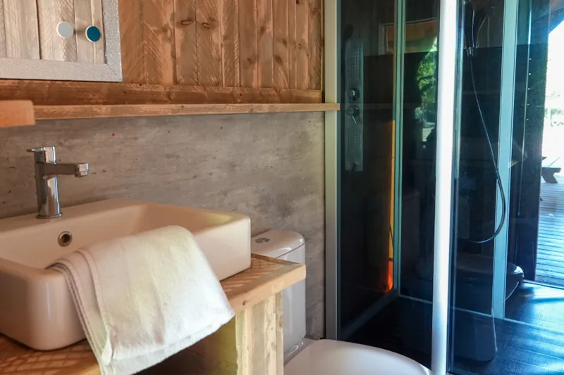 Bungalow Toilé Meublé Woody 27M2 Avec Sanitaires 2Ch