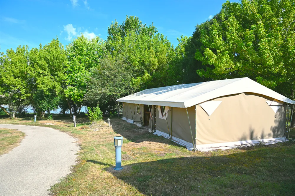 Location - Bungalow Toilé Meublé 10 Pers. Canada Xxl 64M² (5 Chambres) Avec Terrasse Couverte - Camping Les Coteaux du Lac