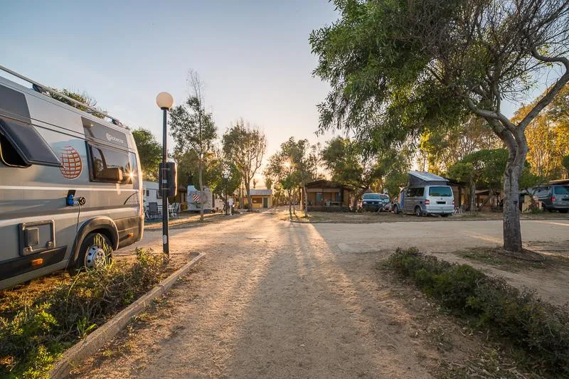 Emplacement Camping-Car / Caravane / Grande Tente