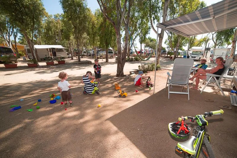 Emplacement Camping-Car / Caravane / Grande Tente