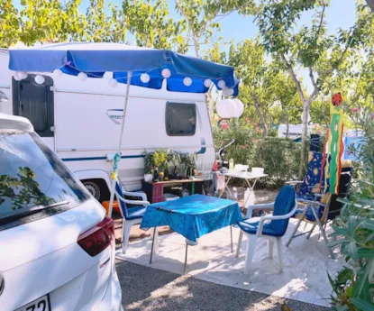 Piazzola Tenda + Roulotte + Auto + Raccordo All'acqua + Smaltimento Delle Acque Reflue (M Rosa)