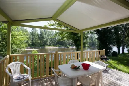 Huuraccommodatie(s) - Chalet Morea 25 M2 Plus Terrasse Couverte, 4 Places, Sanitaires, Chauffage,Tv, Salon De Jardin,Barbecue - Camping LES OMBRAGES