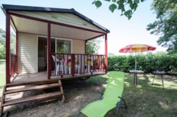 Location - Mobil-Home Sun Roller  Avec Terrasse Couverte 28 M2,  Sanitaires, Chauffage, Tv, Salon De Jardin, Barbecue - Camping LES OMBRAGES