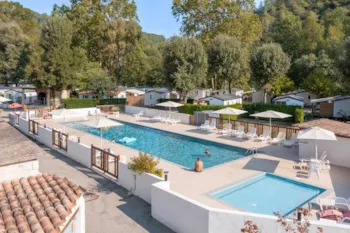 Camping Au Vallon Rouge - Ucamping