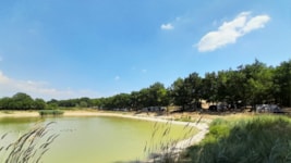 Emplacement Bord de lac tente, caravane ou camping car