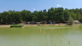 Emplacement Bord de lac tente, caravane ou camping car