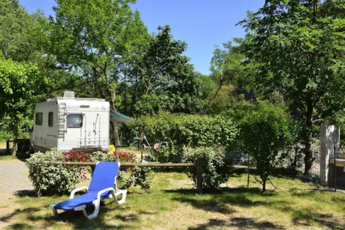 Pitch - Pitch: Car + Tent/Caravan Or Camping-Car + Electricity 16A - image n°8 - Domaine de la Plage