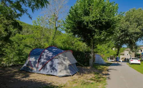 Pitch - Pitch: Car + Tent/Caravan Or Camping-Car + Electricity 16A - image n°4 - Domaine de la Plage