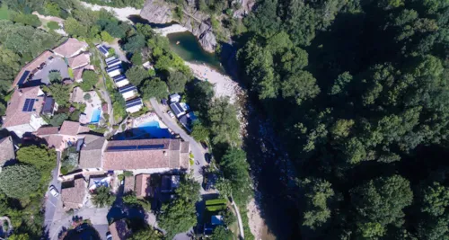 Pitch - Pitch: Car + Tent/Caravan Or Camping-Car + Electricity 16A - image n°7 - Domaine de la Plage