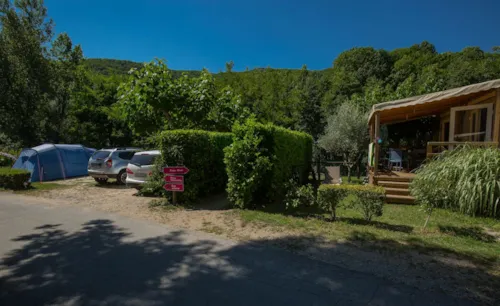 Pitch - Pitch: Car + Tent/Caravan Or Camping-Car + Electricity 16A - image n°6 - Domaine de la Plage
