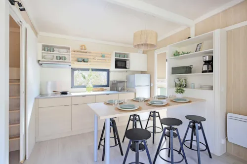Huuraccommodatie(s) - Chalet Signature 2 Slaapkamers - image n°5 - Domaine de la Plage