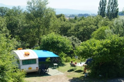 Comfort Package (1 tent, caravan or motorhome / 1 car / electricity 6A)