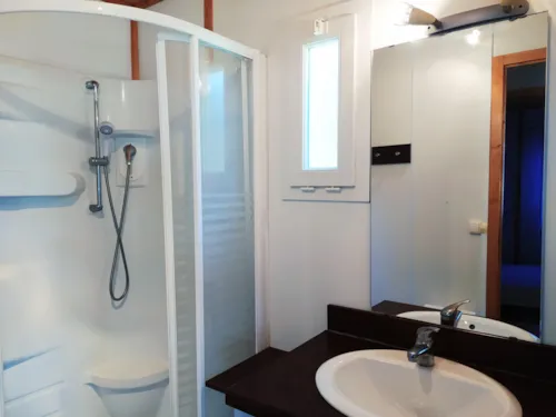 Mietunterkunft - Chalet 42M² (3 Zimmer)  - Klimaanlage - image n°7 - Ushuaïa Villages - Camping Les 4 Saisons ****