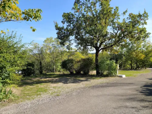 Stellplatz - Pauschale Wanderer (Fahrrad / 1 Zelt Ohne Strom) - image n°6 - Ushuaïa Villages - Camping Les 4 Saisons ****
