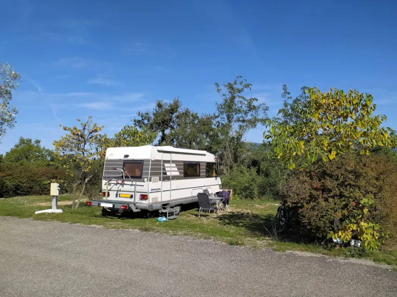 Forfait Confort (1 Tente, Caravane Ou Camping-Car / 1 Voiture / Électricité 6A)