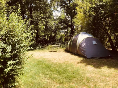 Stellplatz - Pauschale Wanderer (Fahrrad / 1 Zelt Ohne Strom) - image n°1 - Ushuaïa Villages - Camping Les 4 Saisons ****