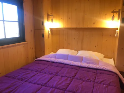 Mietunterkunft - Lodge Feroe 20M² (1 Zimmer) - Klimaanlage - image n°6 - Ushuaïa Villages - Camping Les 4 Saisons ****