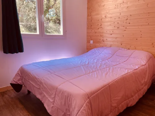 Mietunterkunft - Chalet 35M2 (2 Schlafzimmer) 4 Pers.  - Klimaanlage - image n°3 - Ushuaïa Villages - Camping Les 4 Saisons ****