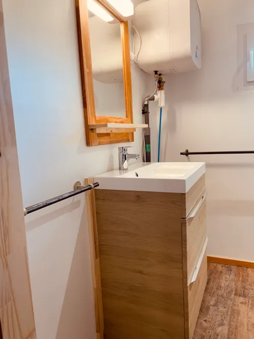 Mietunterkunft - Chalet 35M2 (2 Schlafzimmer) 4 Pers.  - Klimaanlage - image n°8 - Ushuaïa Villages - Camping Les 4 Saisons ****