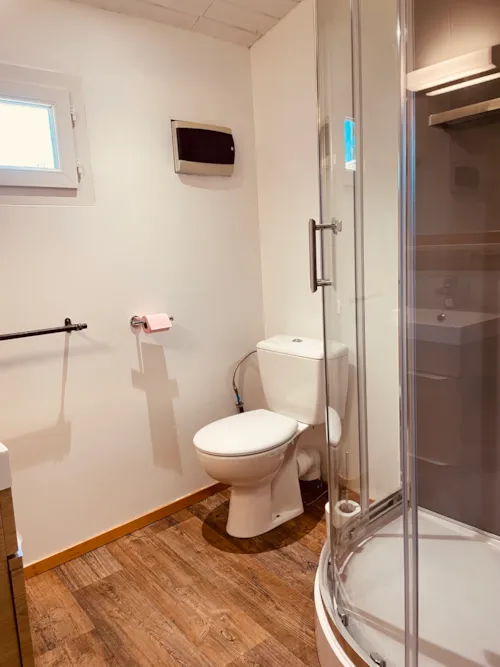Mietunterkunft - Chalet 35M2 (2 Schlafzimmer) 4 Pers.  - Klimaanlage - image n°9 - Ushuaïa Villages - Camping Les 4 Saisons ****