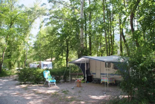 Pitch - Pitch + Car + Tent Or Caravan - image n°3 - Camping Le Glandasse