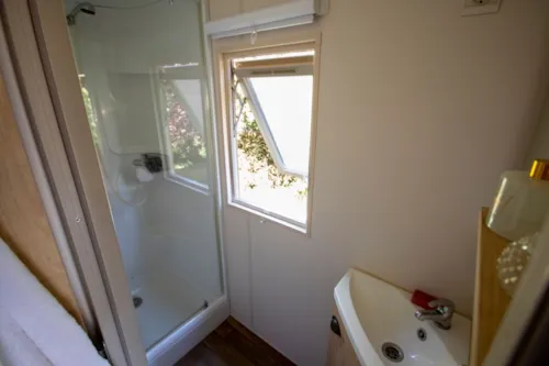 Accommodation - Roulotte 2 Bedrooms - image n°3 - GERVANNE CAMPING