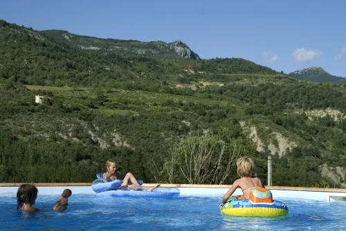 Location - Lodge Trappeur "Toile&Bois" - - image n°2 - Camping La Ferme de Clareau