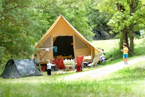 Location - Lodge Trappeur "Toile&Bois" - - image n°1 - Camping La Ferme de Clareau