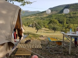 Location - Lodge Bell'&Toile - Voyagez Léger : Lit Fait Et Serviettes Fournies - Camping La Ferme de Clareau