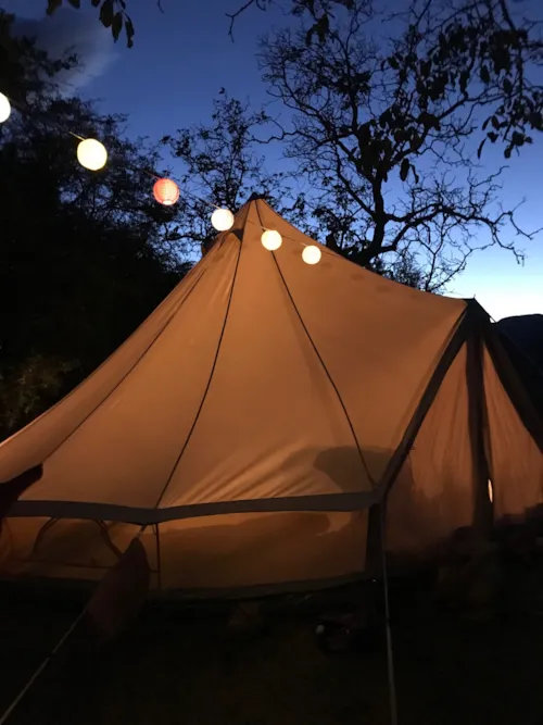Huuraccommodatie(s) - Lodge Glamping Belle Etoile - Travel Light: Bed Opgemaakt En Handdoeken Aanwezig - image n°5 - Camping La Ferme de Clareau