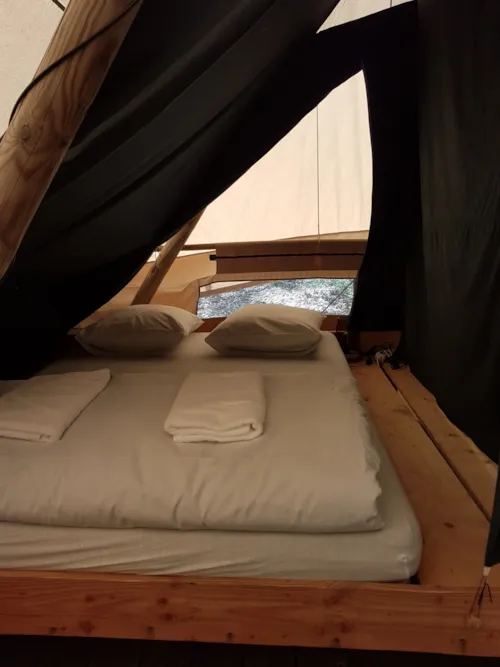 Location - Lodge Trappeur "Toile&Bois" - - image n°4 - Camping La Ferme de Clareau