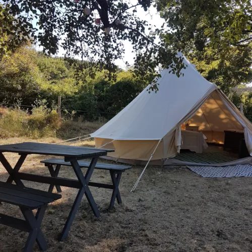 Huuraccommodatie(s) - Lodge Glamping Belle Etoile - Travel Light: Bed Opgemaakt En Handdoeken Aanwezig - image n°3 - Camping La Ferme de Clareau