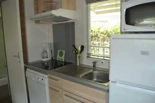 Accommodation - Mobil Home  Lavande Confort 26M² - 2 Bedrooms + Tv + Air-Conditioning +Half-Covered Terrace 7M² - image n°3 - Flower Camping LES TRUFFIERES