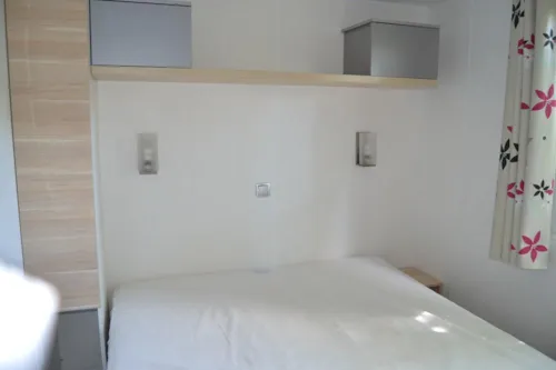 Accommodation - Mobil Home  Lavande Confort 26M² - 2 Bedrooms + Tv + Air-Conditioning +Half-Covered Terrace 7M² - image n°5 - Flower Camping LES TRUFFIERES