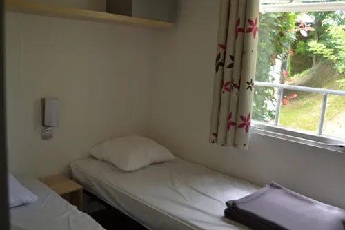 Accommodation - Mobil Home  Lavande Confort 26M² - 2 Bedrooms + Tv + Air-Conditioning +Half-Covered Terrace 7M² - image n°4 - Flower Camping LES TRUFFIERES