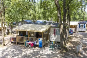 Locatif - Mobil Home Provence CONFORT 33m² - 3 Bedrooms +TV + air-conditioning +sheltered terrace 11m² - Flower Camping LES TRUFFIERES