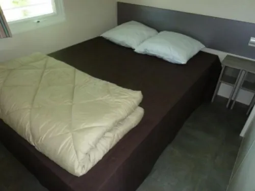 Location - Mobil Home Domino Standard 24M² - 2 Chambres + Tv + Terrasse Semi-Couverte 10M² - image n°6 - Flower Camping LES TRUFFIERES