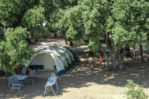 Emplacement - Forfait Privilège Avec Vue - Numéro F (1 Tente, Caravane Ou Camping-Car / 1 Voiture / Élec 10A) - image n°3 - Flower Camping LES TRUFFIERES