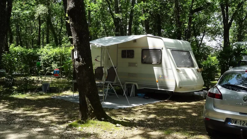 Forfait Confort (1 Tente, Caravane Ou Camping-Car / 1 Voiture / Électricité 10A)