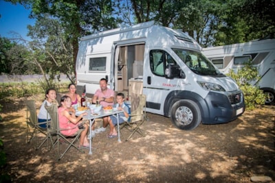 Comfort Package (1 tent, caravan or motorhome / 1 car / electricity 10A)