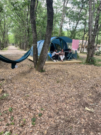 "Ready-to-Camp" tent