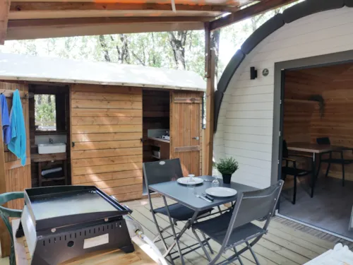 Location - Barrel "Cocon" Confort 15M² (1 Chambre - 2/4Pers.) + Terrasse Couverte 9M² + Tv - image n°3 - Flower Camping LES TRUFFIERES