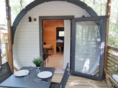 Barrel "Cocon" confort 15m² (1 chambre - 2/4pers.) + Terrasse couverte 9m² + TV