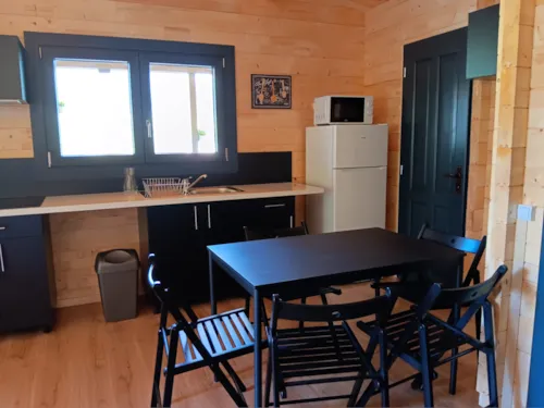 Location - Chalet Enjoy 2 Chambres - image n°4 - Camping CHAMP LA CHEVRE