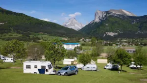 Emplacement - Stellplatz Zelt/Wohnwagen/Fahrzeug/Wohnmobil/Strom 10A - Camping CHAMP LA CHEVRE