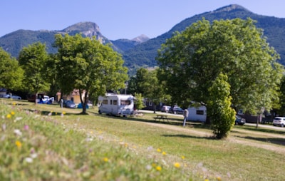 Pitch tent/caravan/car/camper/electricity 10A — 2