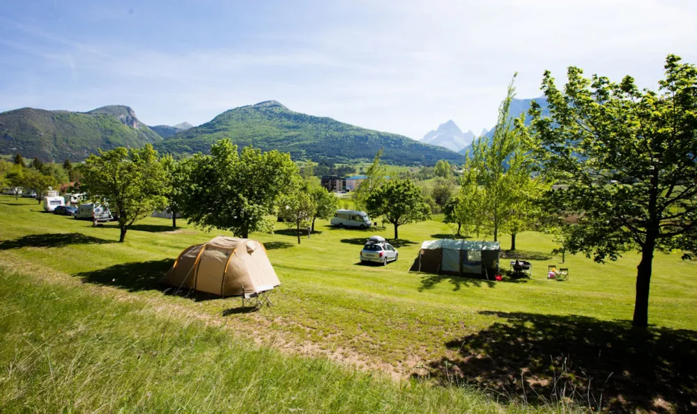 Pitch tent / caravan / car / camping-car / no electricity