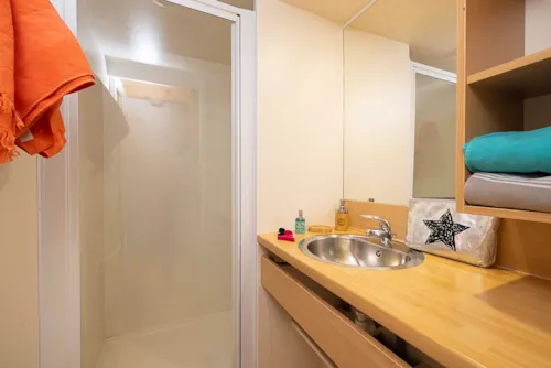 Location - Chalet Charlay 2 Chambres - image n°7 - Camping CHAMP LA CHEVRE