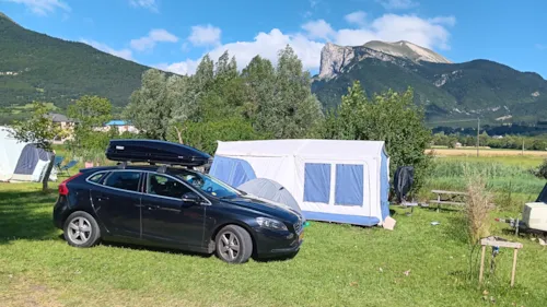 Emplacement - Emplacement Tente / Caravane / Véhicule / Camping-Car/Électricité 10A - image n°6 - Camping CHAMP LA CHEVRE