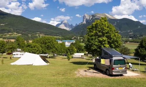 Emplacement - Emplacement Tente / Caravane / Véhicule / Camping-Car / Sans Électricité - image n°2 - Camping CHAMP LA CHEVRE